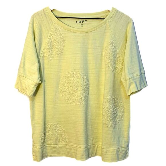 LOFT Top Women’s XL Lime Yellow Round Neck Elbow Sleeve Embroidered. - Picture 2 of 12